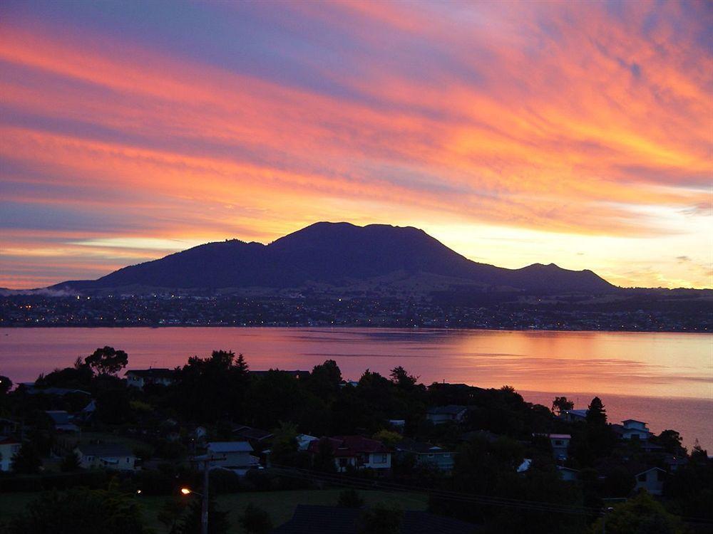 Tauhara Sunrise Lodge Taupo Zewnętrze zdjęcie