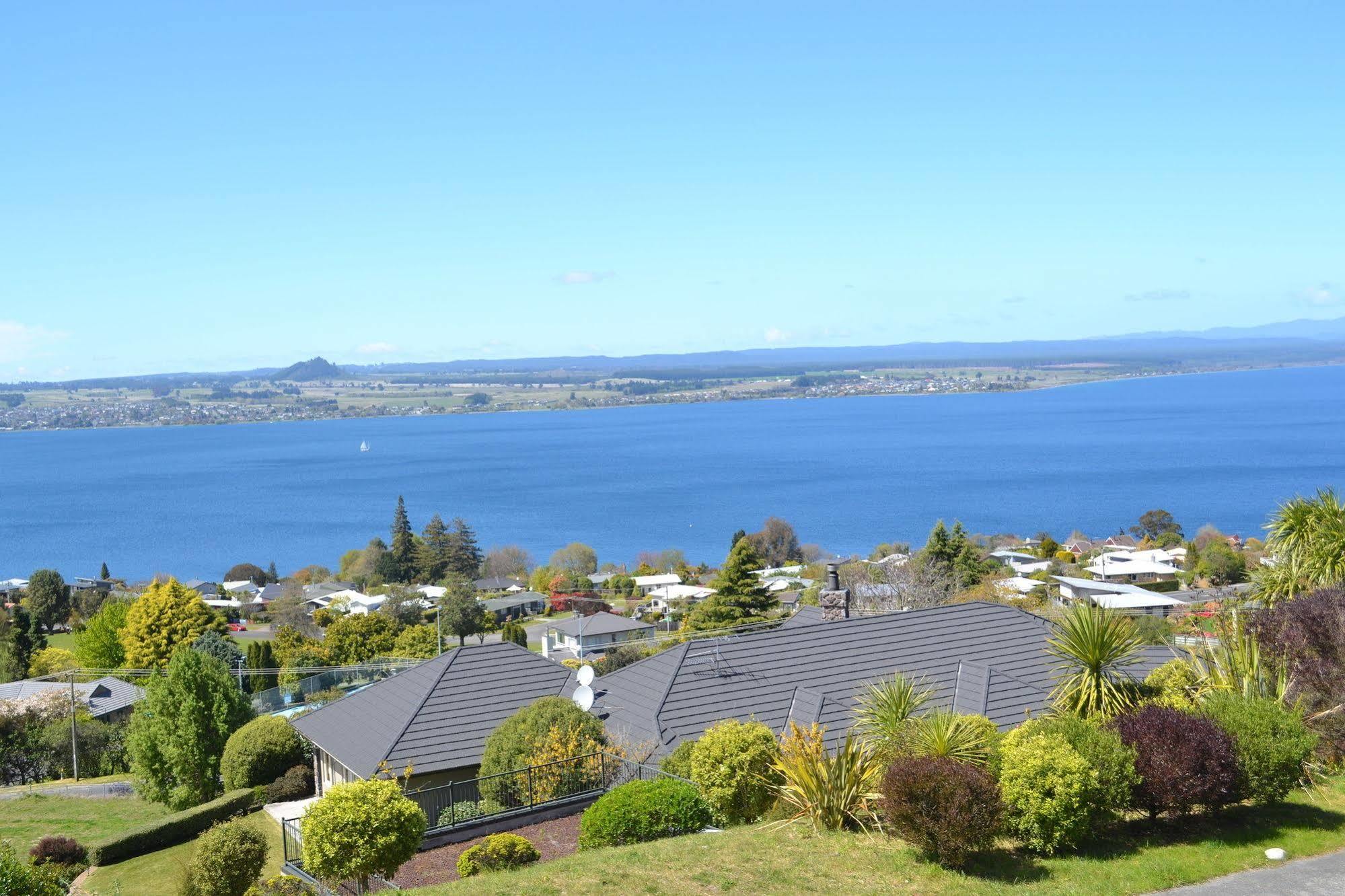 Tauhara Sunrise Lodge Taupo Zewnętrze zdjęcie